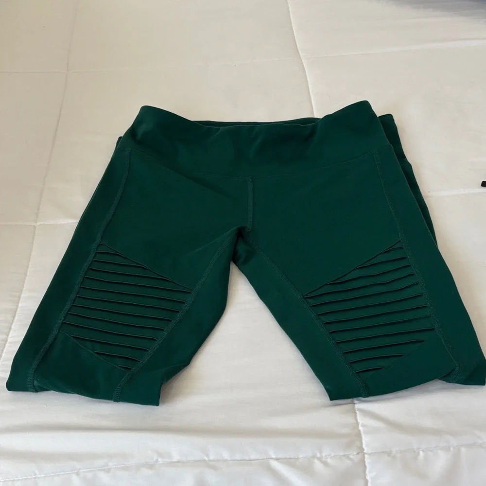 ALO Yoga Green Leggings - Picture 5 of 8